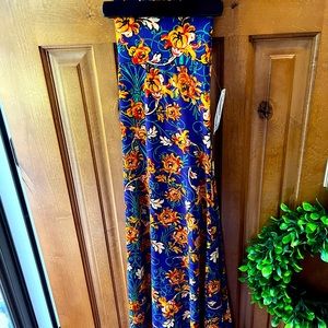 Outdoor Concert Ready! Stretchy Maxi skirt/maxi dress.